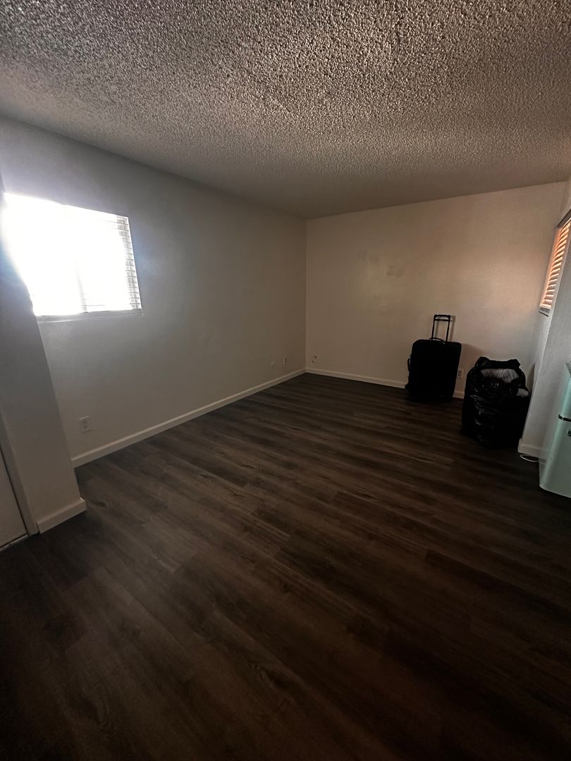 Bakersfield Apartment: 905 Karma Ct. A-D