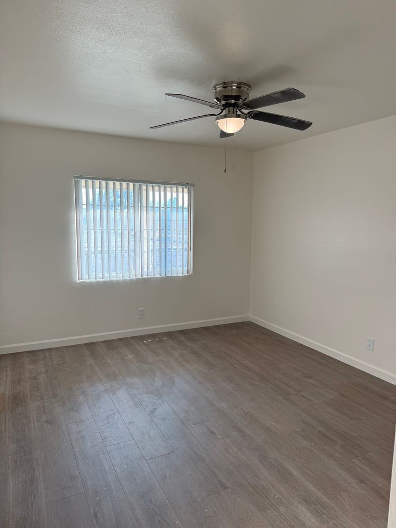 Bakersfield Apartment: 2804 Horace Mann Ct