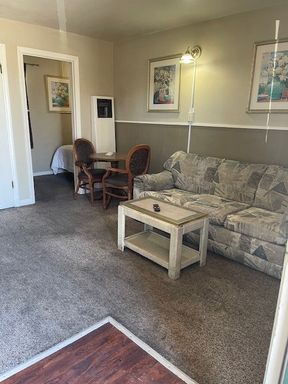 Lariat Motel One Bedroom