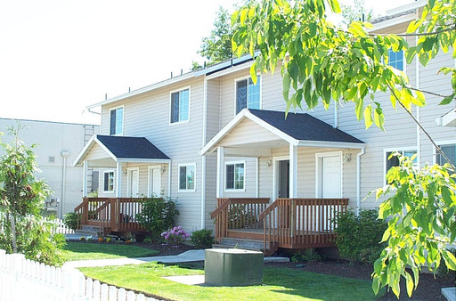 2Bd 2.5ba Townhouse with Picturesque View of Mt Hood at Beaver Creek Meadows II in Troutdale