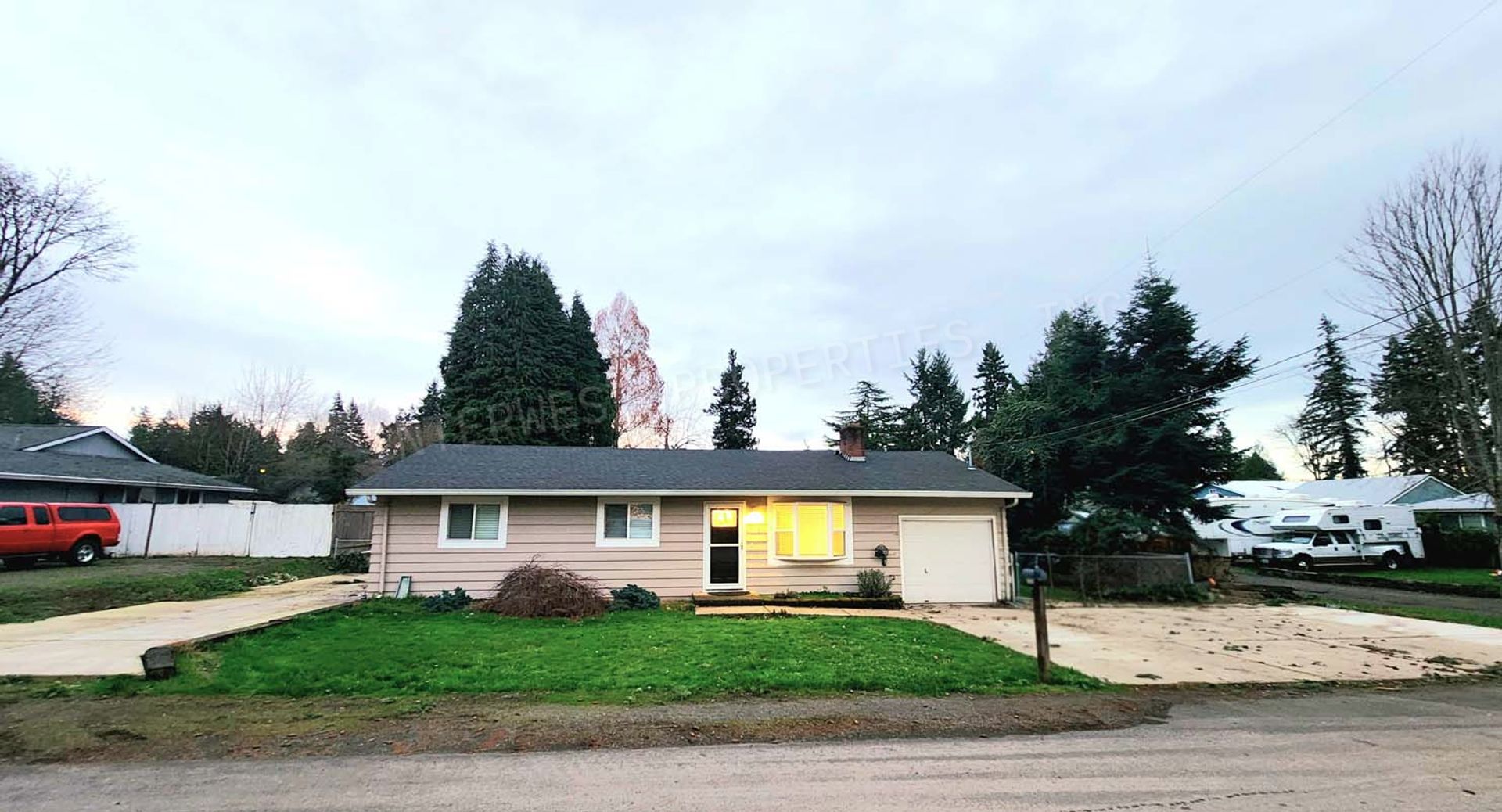 MILWAUKIE House: 5006 SE BRITTON AVE