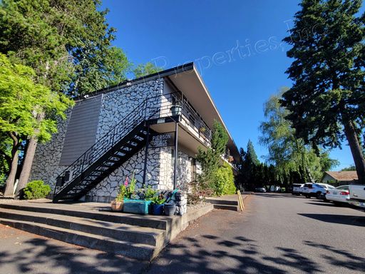 *1ST MONTH'S RENT PROMO* Spacious 2 Bedroom Upper Level Unit in Beaverton with Laminate Flooring & Off Street Parking! – photo 1