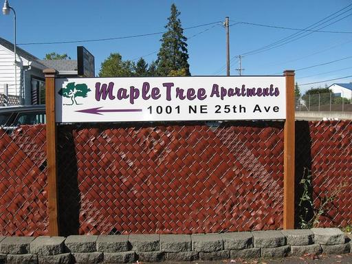 *1ST MONTH'S RENT FREE PROMO* Hillsboro upper 3 bedroom with assigned parking and W/S/G Included in rent! – photo 1