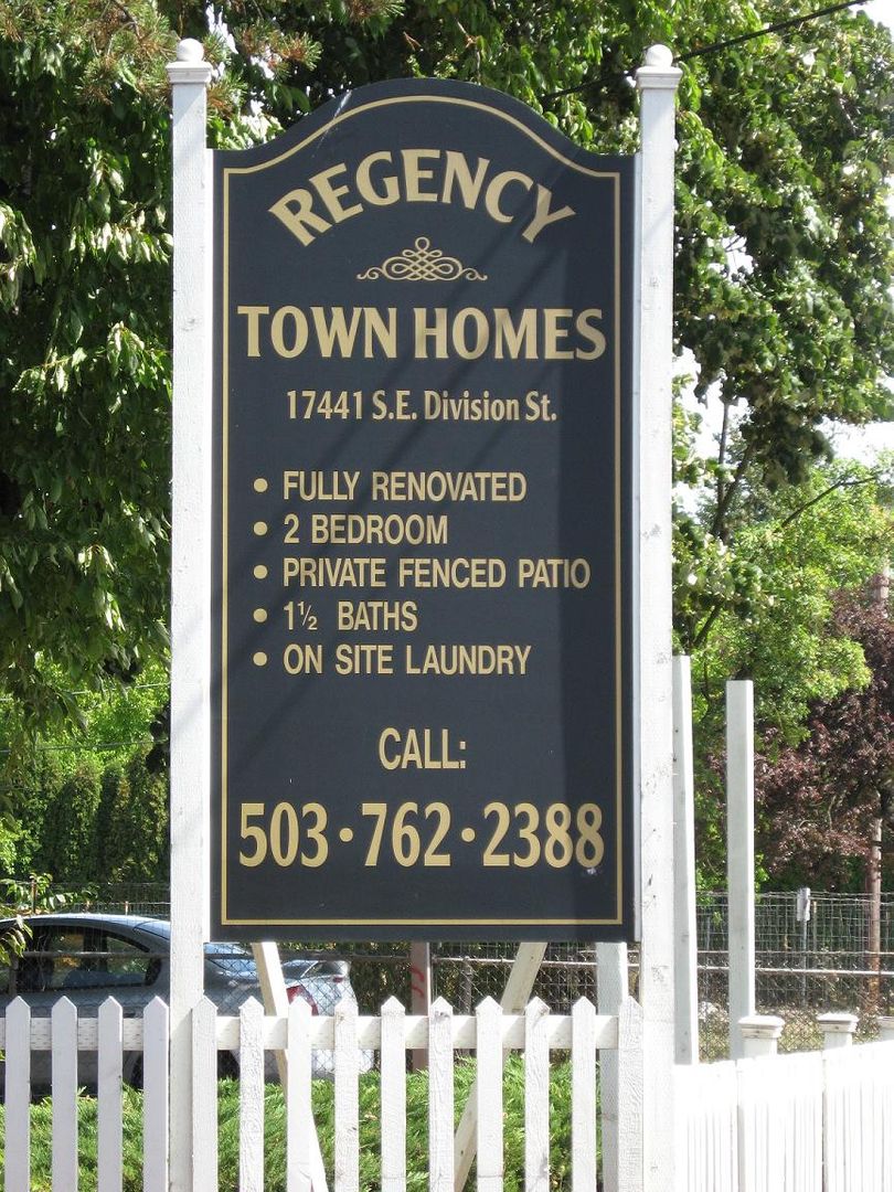 PORTLAND Apartment: 17441 SE DIVISION ST.