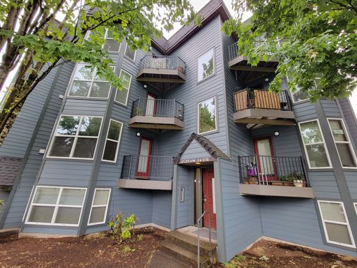 *1ST MONTH'S FREE RENT PROMO + 1YR FREE PARKING PASS* Super Cute 2bd 1ba in SW PDX/Goose Hollow With Washer/Dryer in Unit, Fireplace and W/S/G included! – photo 1