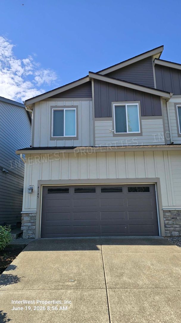 RIDGEFIELD House: 4145 S WATERS EDGE WAY
