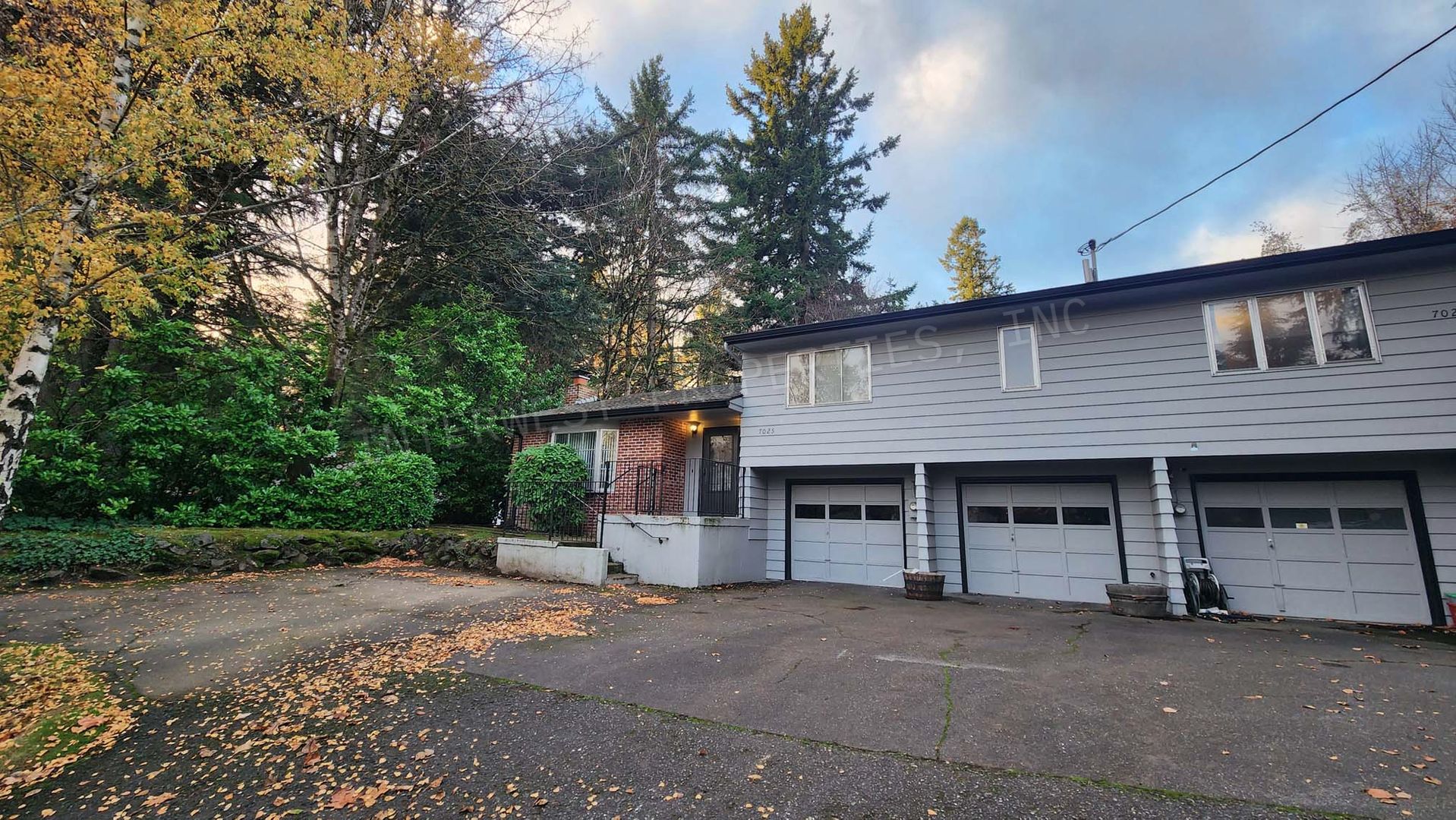 PORTLAND Apartment: 7021 -- 7025 SW CANYON ROAD