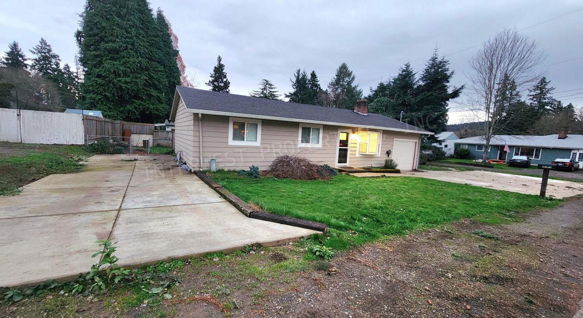 MILWAUKIE House: 5006 SE BRITTON AVE
