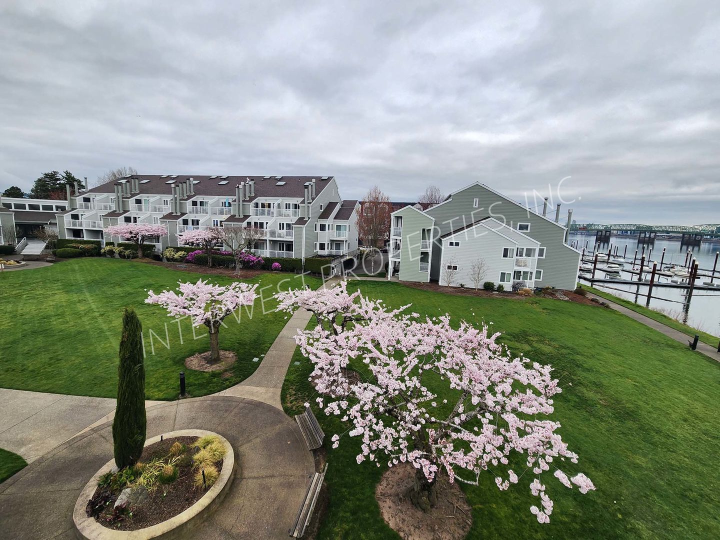 PORTLAND House: 153 N HAYDEN BAY DR