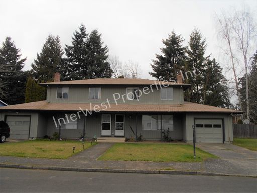 Beautiful 3 bd 1.5 bath Townhome in Aloha!!! *Large fenced yard, Large Dining/Office Space & Garage* – photo 1
