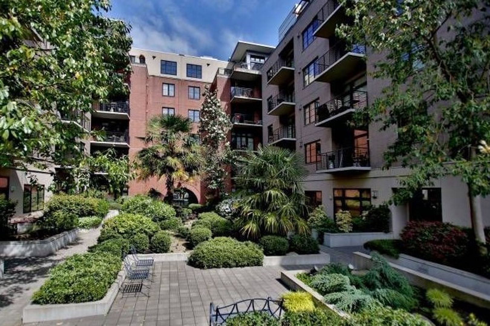 PORTLAND House: 725 NW 10TH AVE, #111