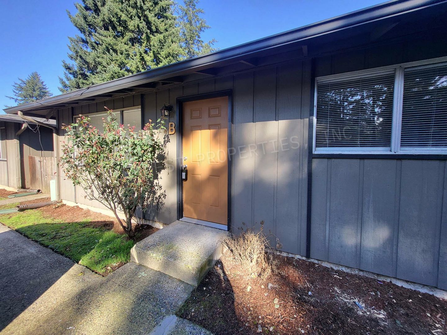 VANCOUVER Apartment: 2618 - 2650 NEALS LANE