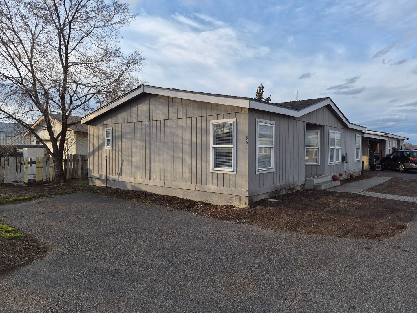 Redmond Apartment: 341-343 NW Hemlock Ct