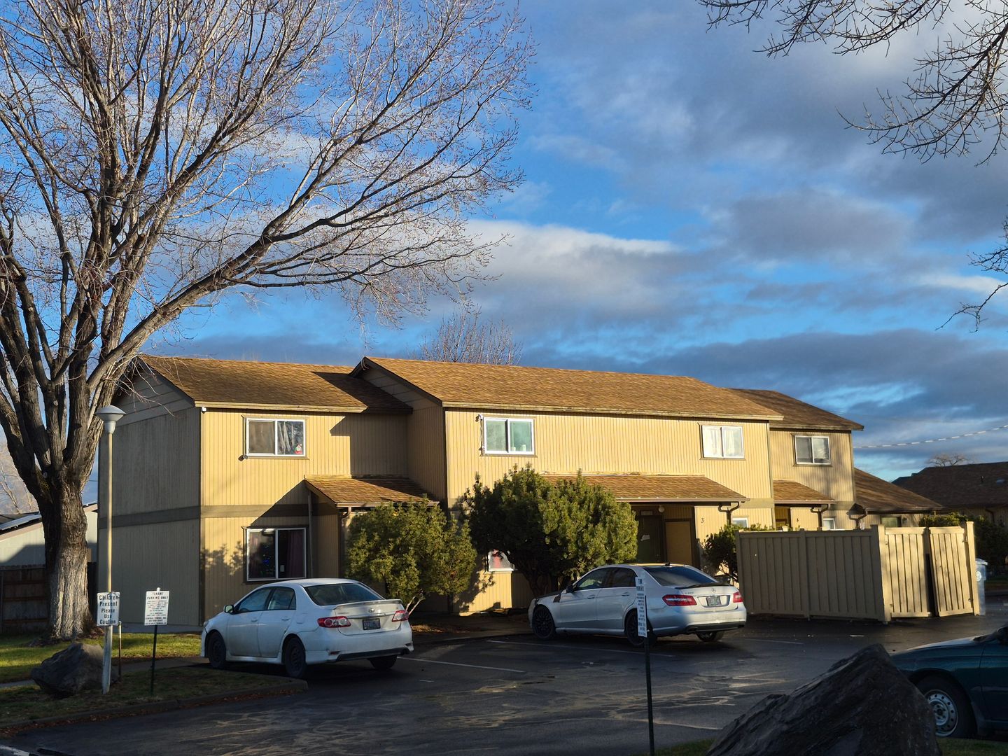 Redmond Apartment: 724 NW 4th Street