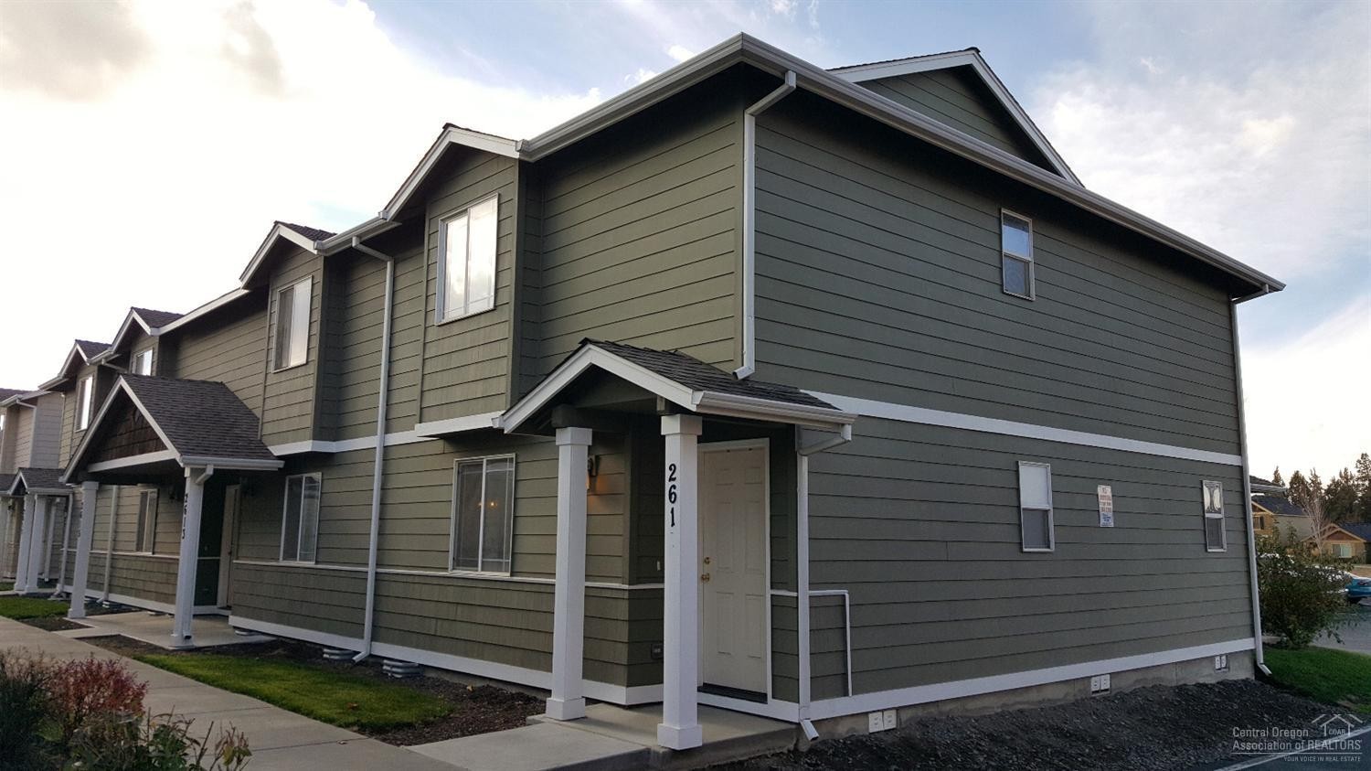 Redmond Apartment: 2611 NW Cedar Ave