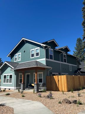 2 Bed 2.5 Bath Walk to Downtown - Duplex – photo 1