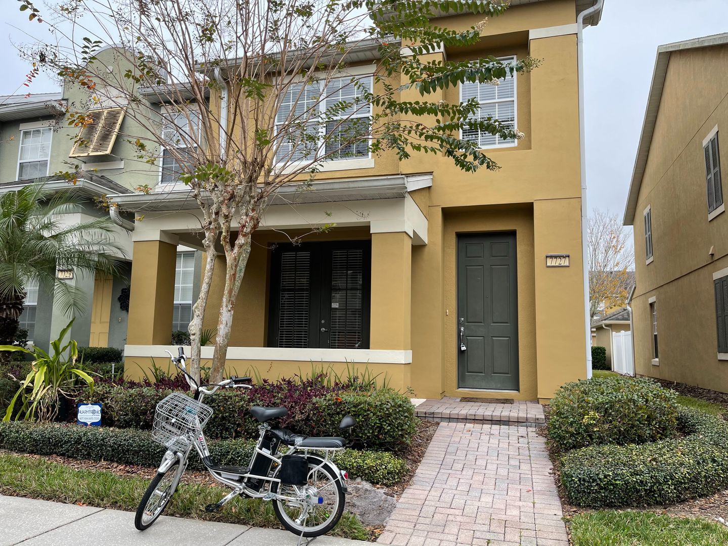 Windermere Townhome: 7727 Fairgrove Ave