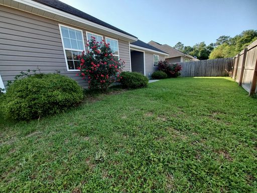 Listing photo thumbnail