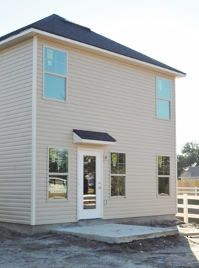 Listing photo thumbnail