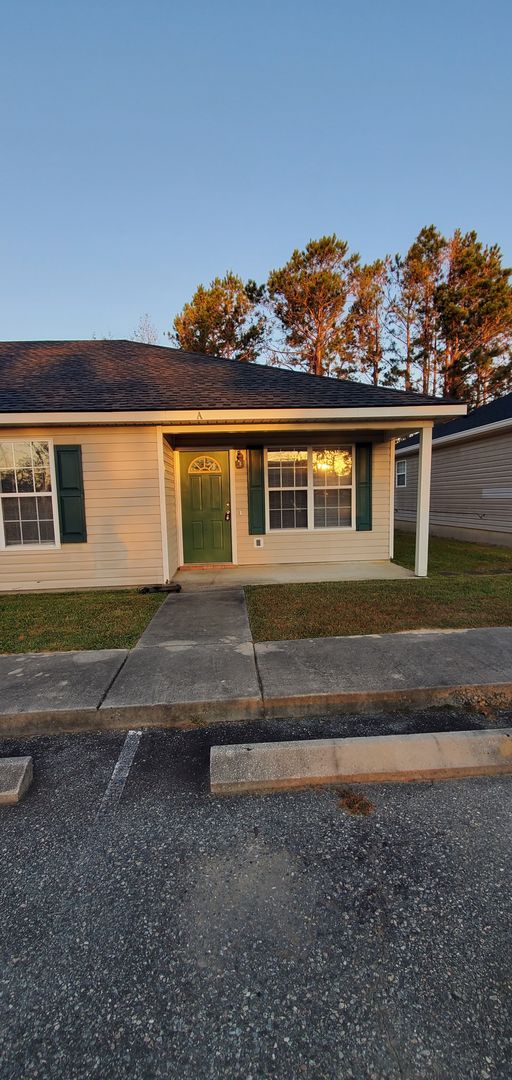 Valdosta Apartment: 6267 Bemiss Rd