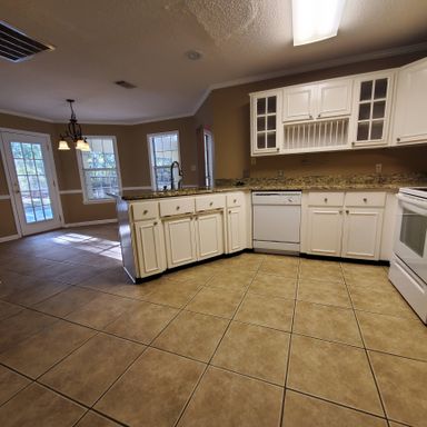 Listing photo thumbnail