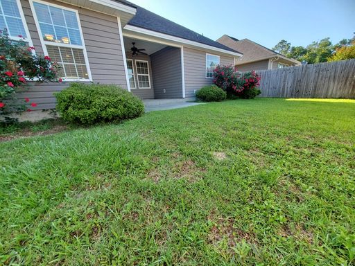 Listing photo thumbnail