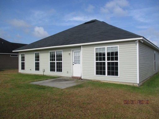 Listing photo thumbnail