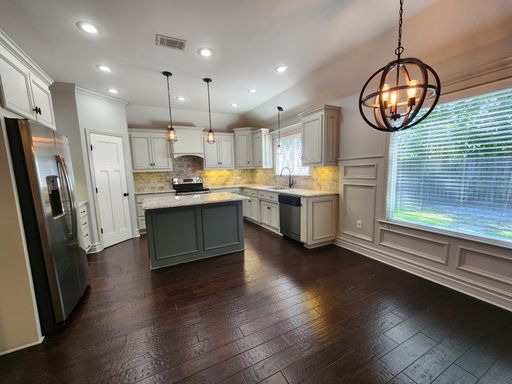 Listing photo thumbnail