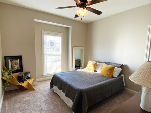Listing photo thumbnail