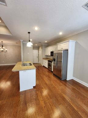 Listing photo thumbnail