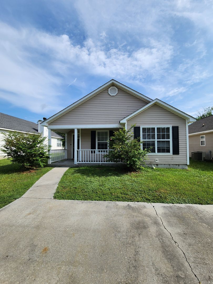 Valdosta House: 4126 Sedgwyck