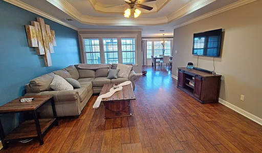 Listing photo thumbnail