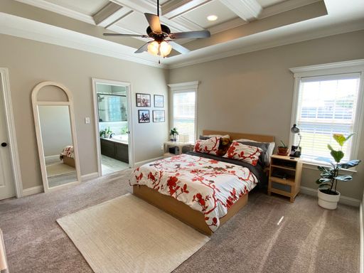 Listing photo thumbnail