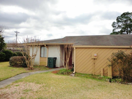 Listing photo thumbnail