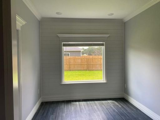 Listing photo thumbnail