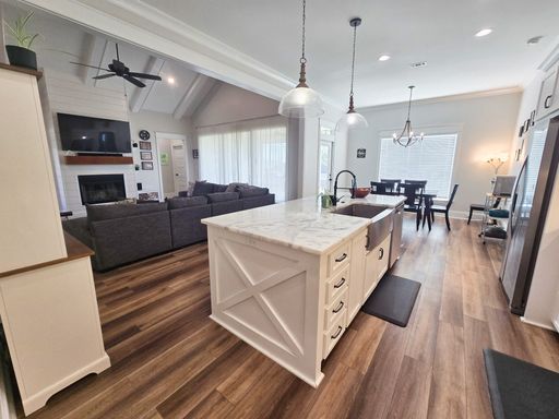 Listing photo thumbnail