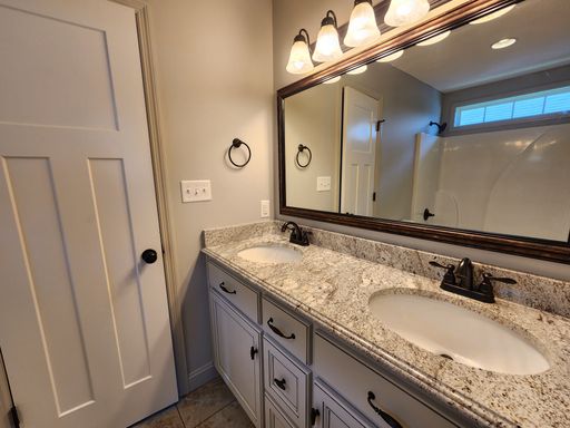 Listing photo thumbnail