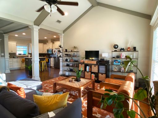 Listing photo thumbnail