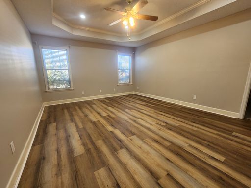 Listing photo thumbnail