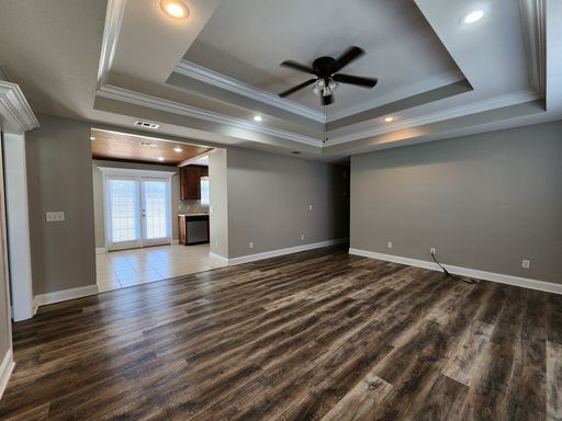 Listing photo thumbnail
