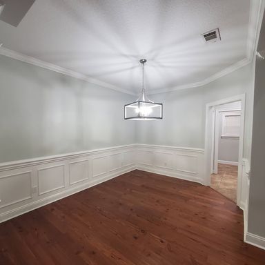 Listing photo thumbnail