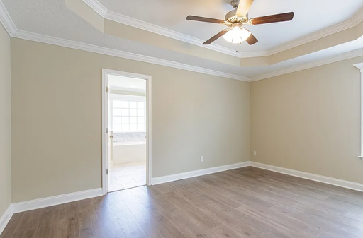 Listing photo thumbnail