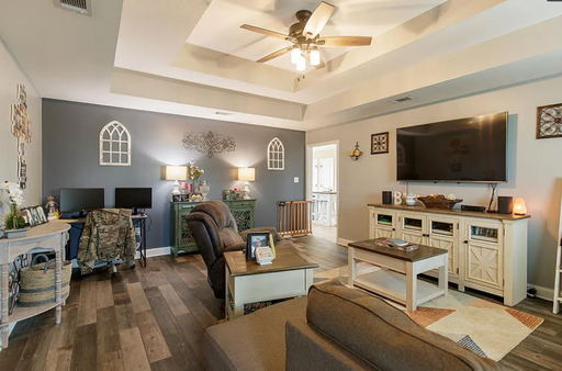 Listing photo thumbnail