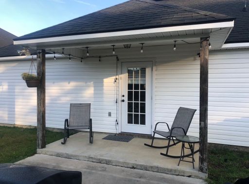 Listing photo thumbnail