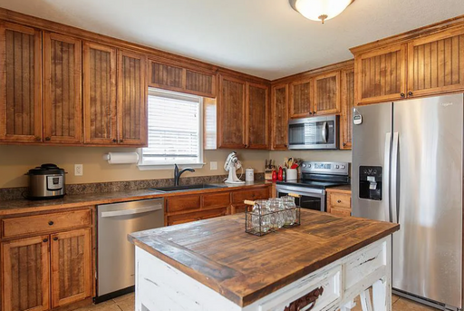 Listing photo thumbnail
