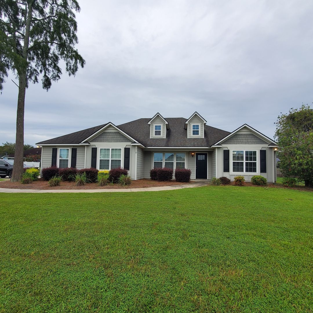 Hahira House: 518 Barnside Ln