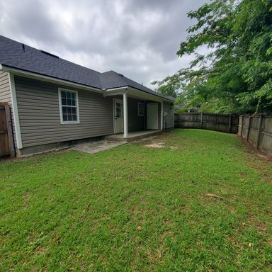 Listing photo thumbnail