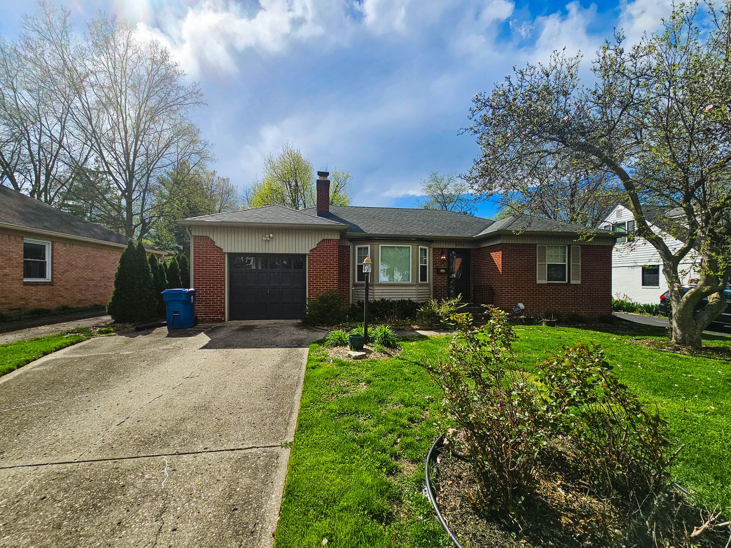 Indianapolis House: 6024 Hillside Ave E Dr