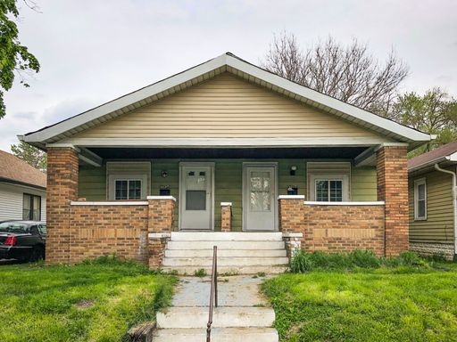725 Bradley Ave – photo 1