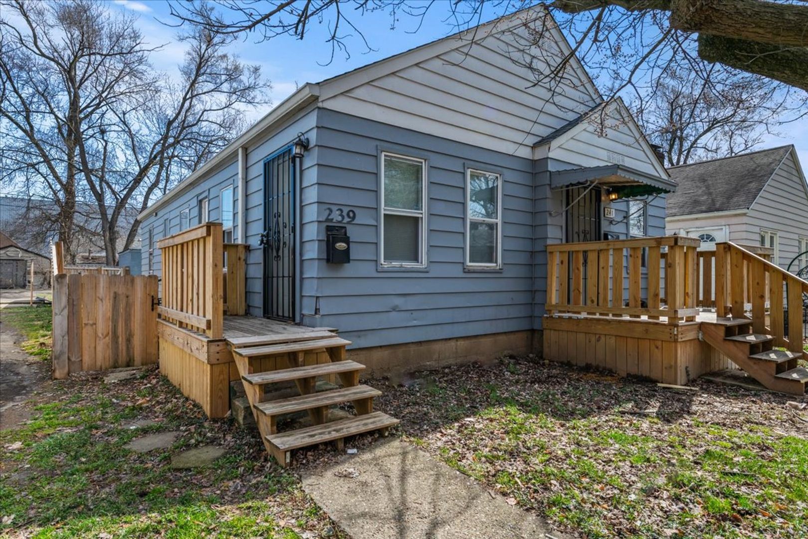 Indianapolis Apartment: 239 - 241 S Dearborn Street